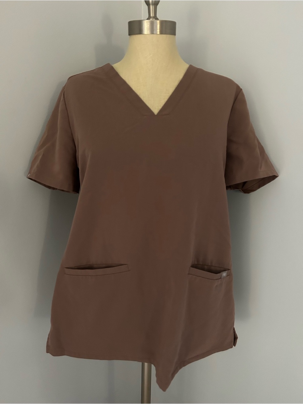 Figs Women’s Scrub Top Shirt The Technical  Collection Size M Brown